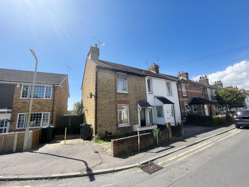 Lot: 95 - THREE-BEDROOM TERRACE HOUSE - Front of property